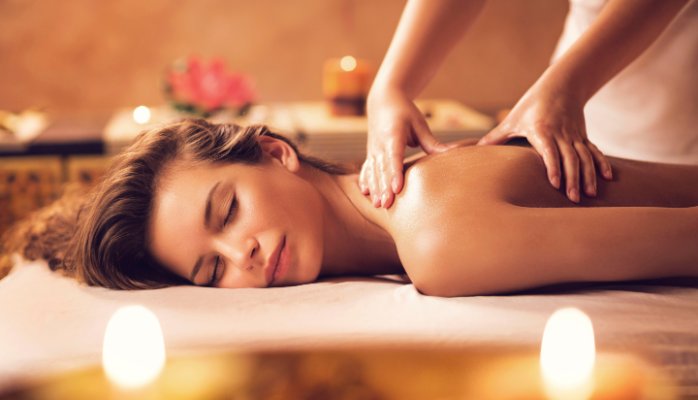 Aroma Therapy Massage in Delhi by Female to Male