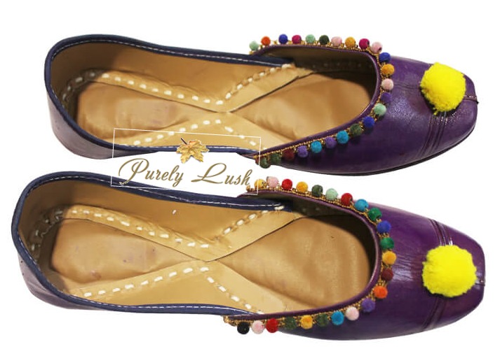 Give Beautiful Look to Your Feet With Fancy Juttis